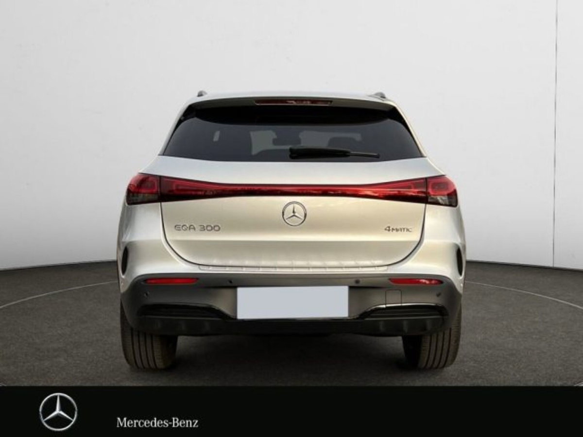 Mercedes-Benz EQA 300 AMG Line Premium 4matic (4)