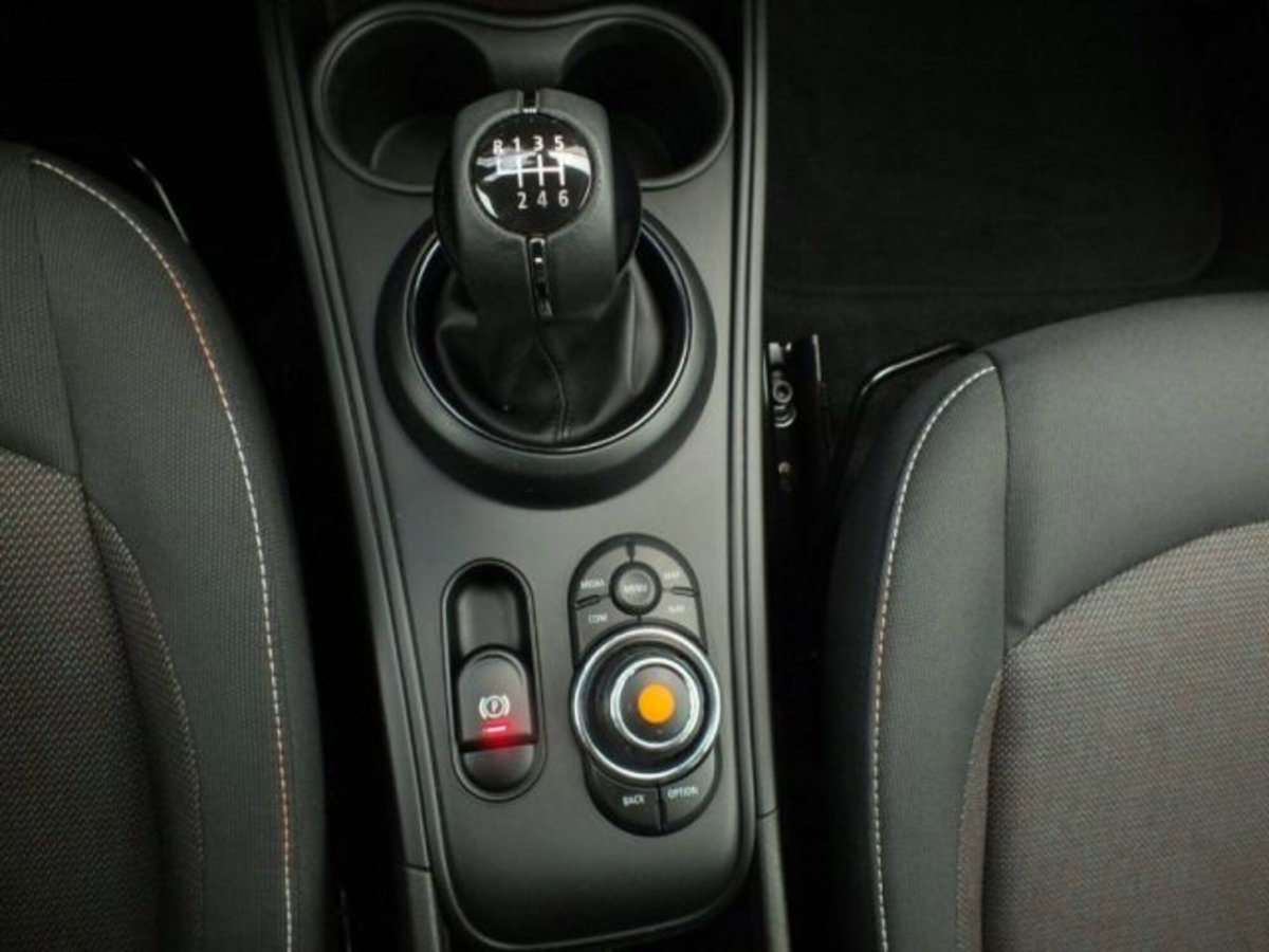 MINI Mini Countryman 2.0 Cooper D Essential Countryman (10)