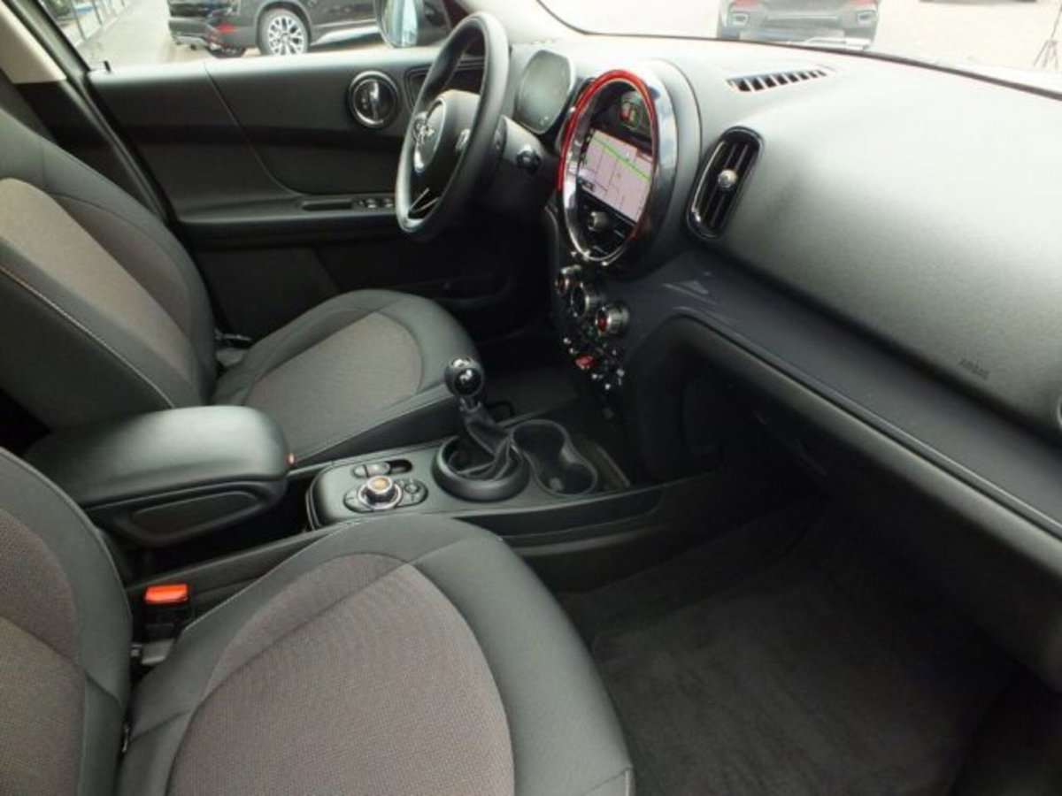 MINI Mini Countryman 2.0 Cooper D Essential Countryman (13)