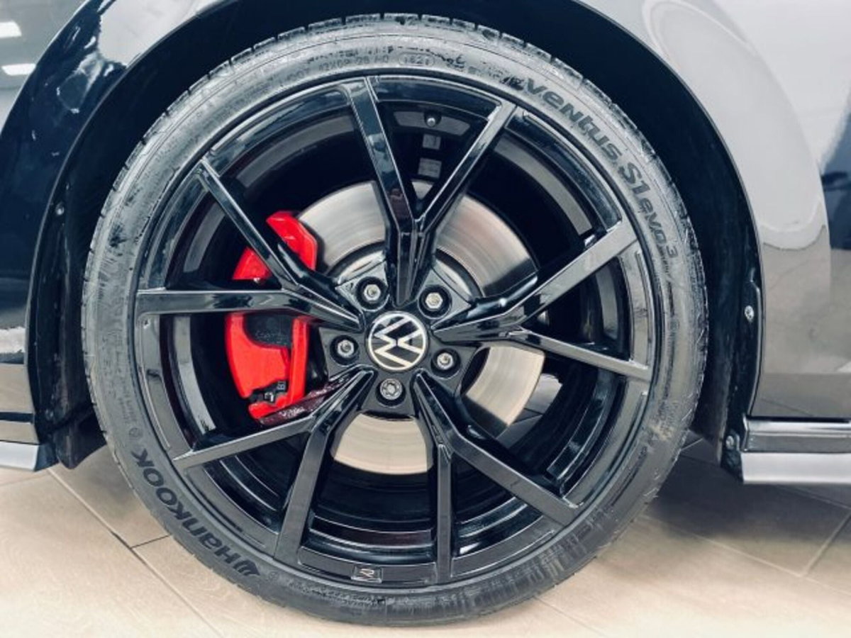Volkswagen Golf 2.0 tsi GTI MT Ultimate 245cv (8)