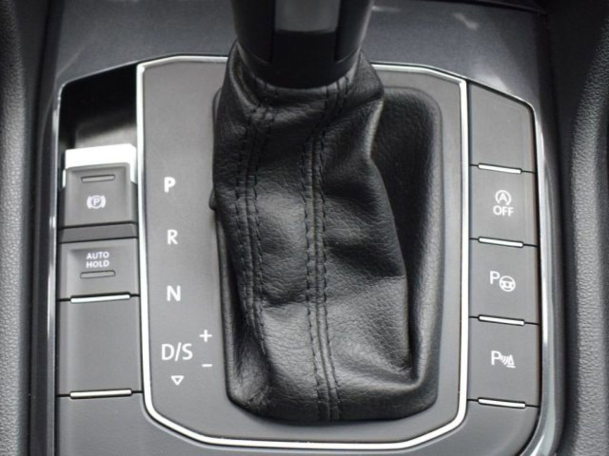 Volkswagen Tiguan 2.0 tdi R-Line 150cv dsg (13)