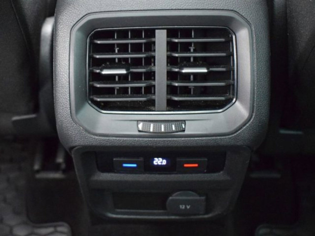 Volkswagen Tiguan 2.0 tdi R-Line 150cv dsg (15)