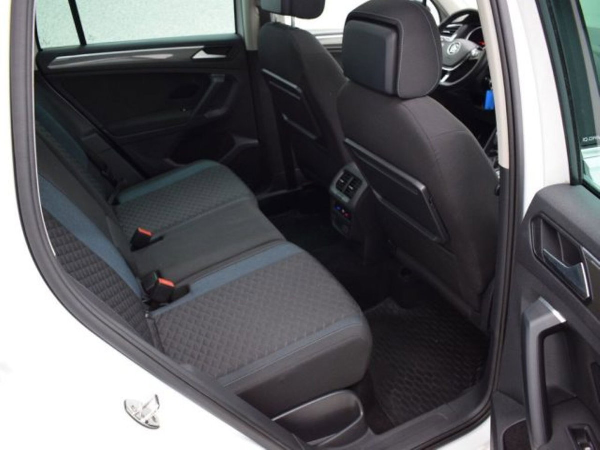 Volkswagen Tiguan 2.0 tdi R-Line 150cv dsg (16)