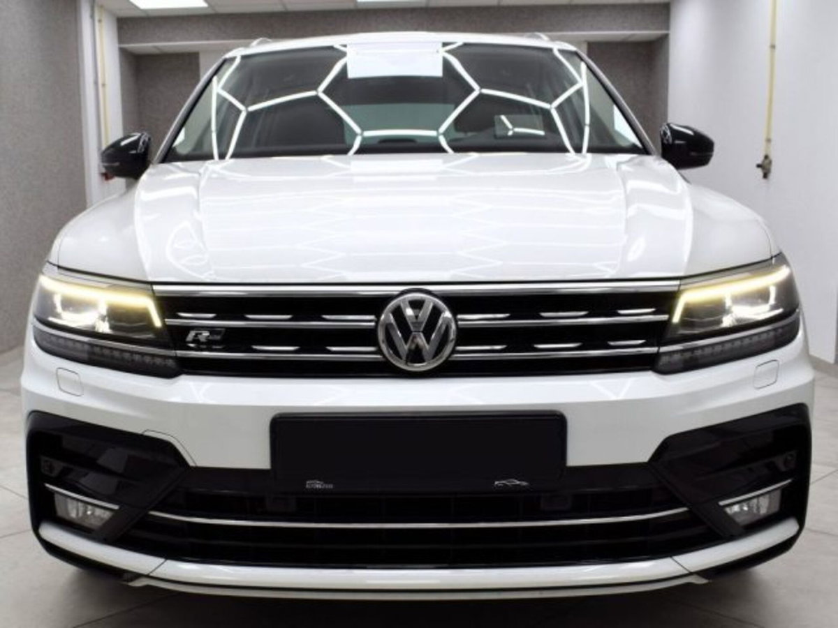 Volkswagen Tiguan 2.0 tdi R-Line 150cv dsg (2)