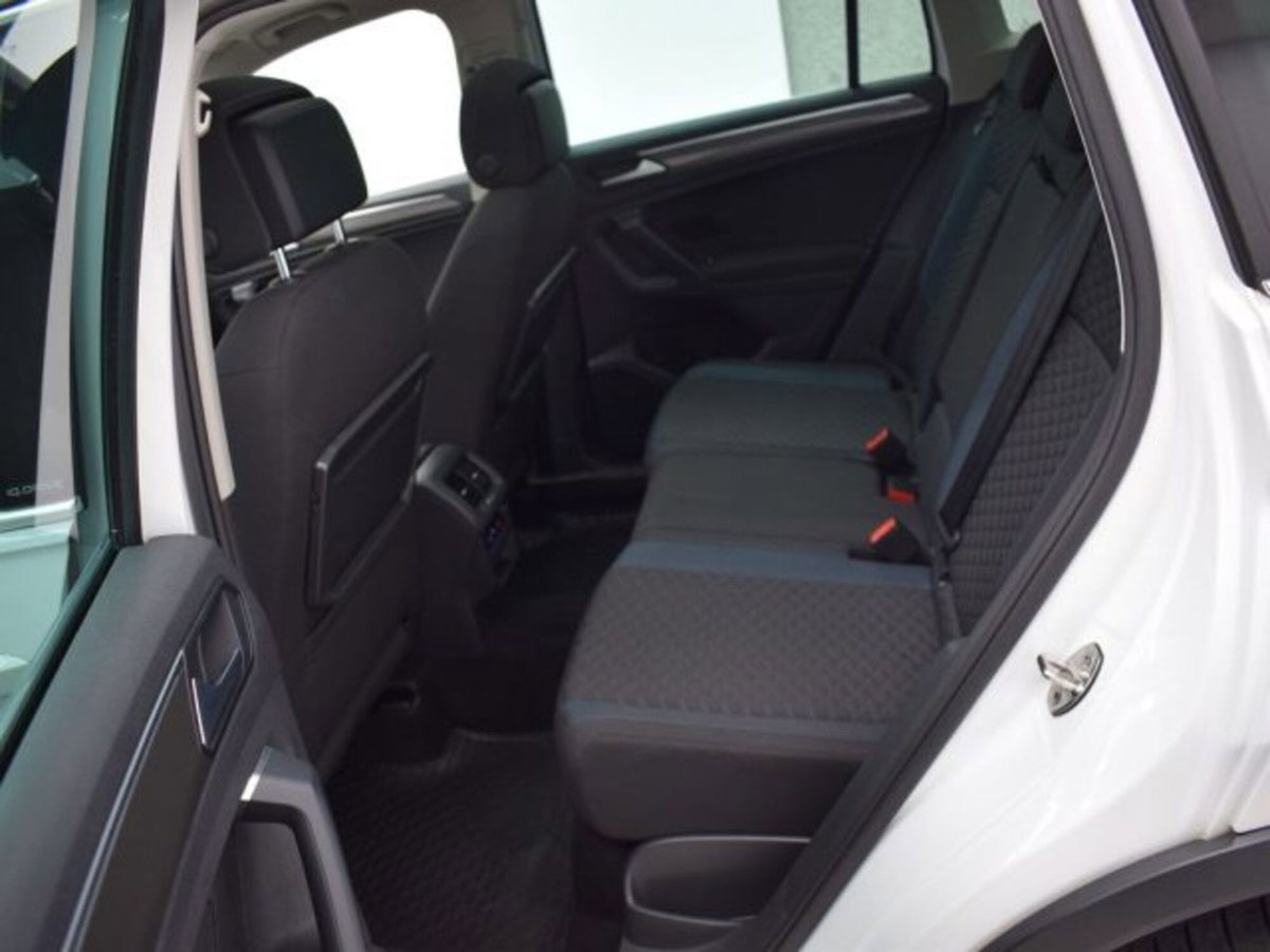 Volkswagen Tiguan 2.0 tdi R-Line 150cv dsg (8)