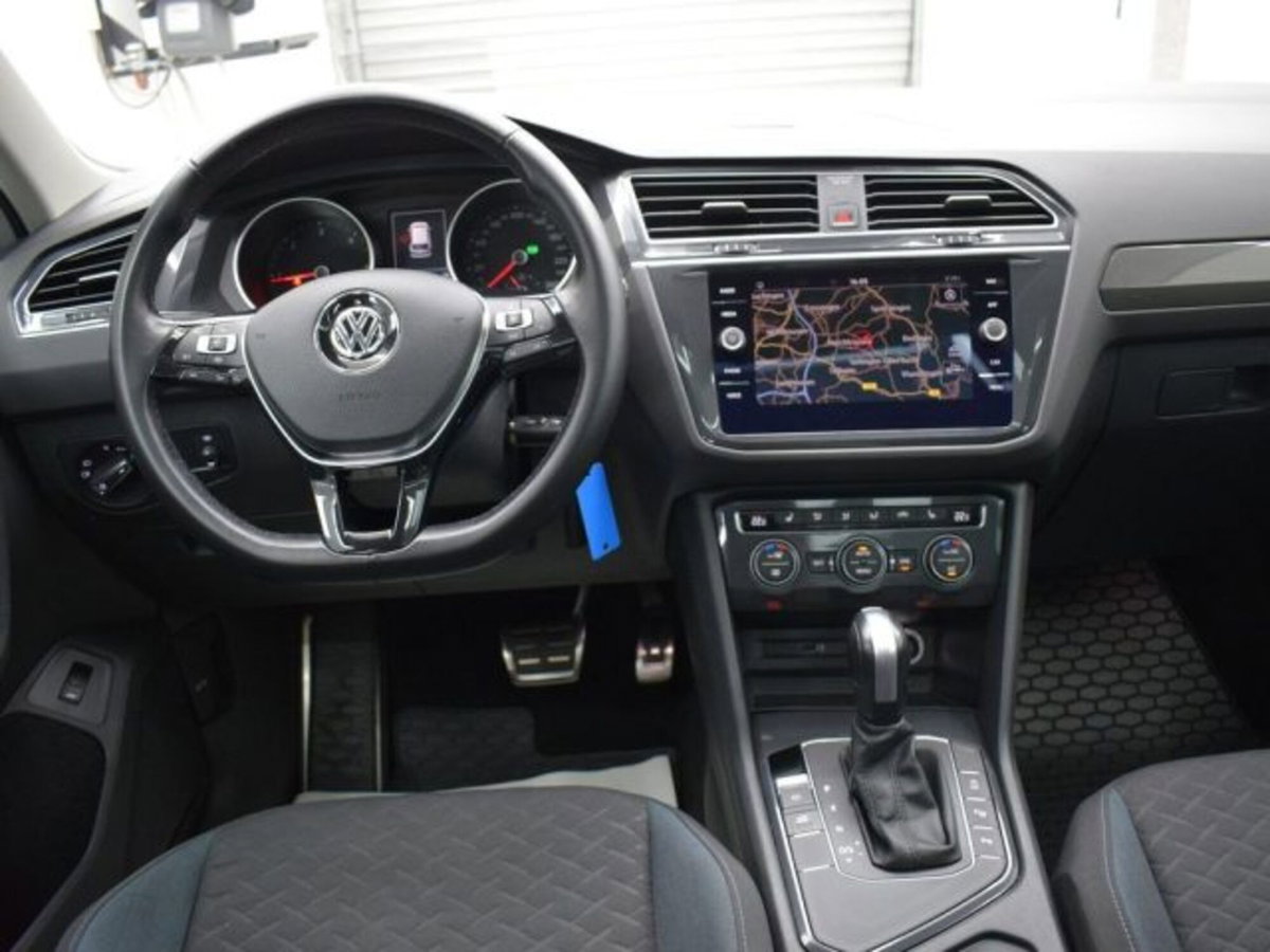 Volkswagen Tiguan 2.0 tdi R-Line 150cv dsg (9)