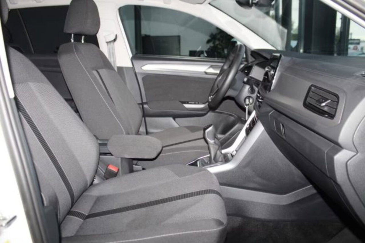 Volkswagen T-Roc 1.0 TSI Life (9)