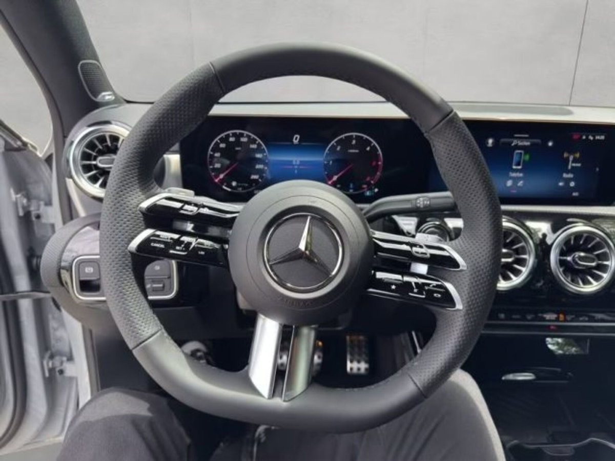 Mercedes-Benz Classe A 180 d AMG Line Premium Plus auto (10)