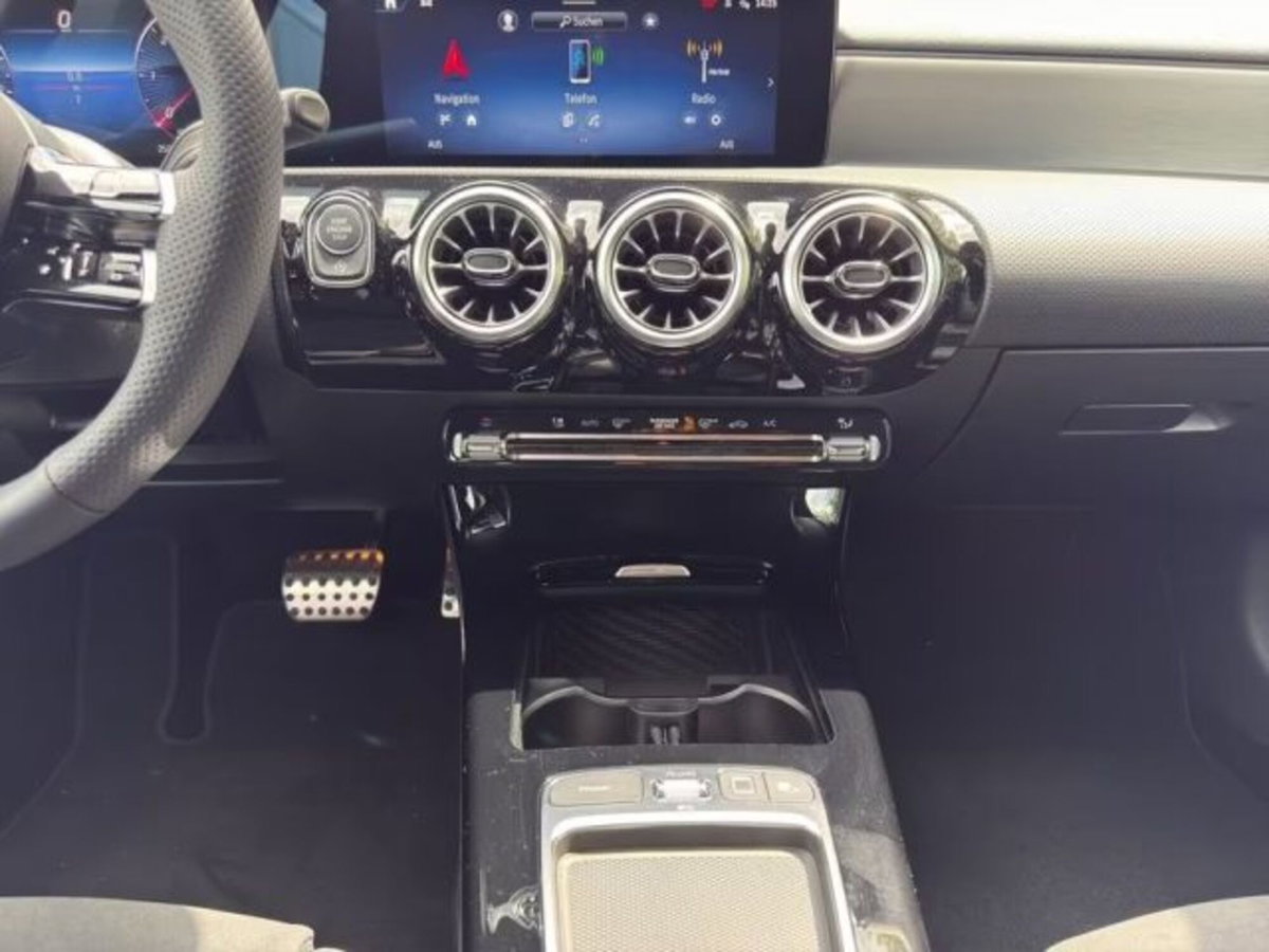 Mercedes-Benz Classe A 180 d AMG Line Premium Plus auto (12)