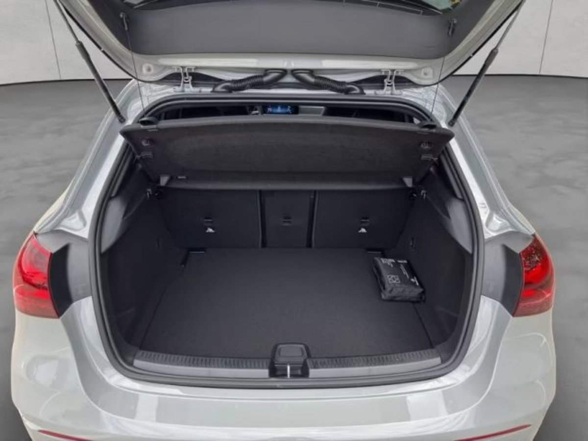 Mercedes-Benz Classe A 180 d AMG Line Premium Plus auto (20)