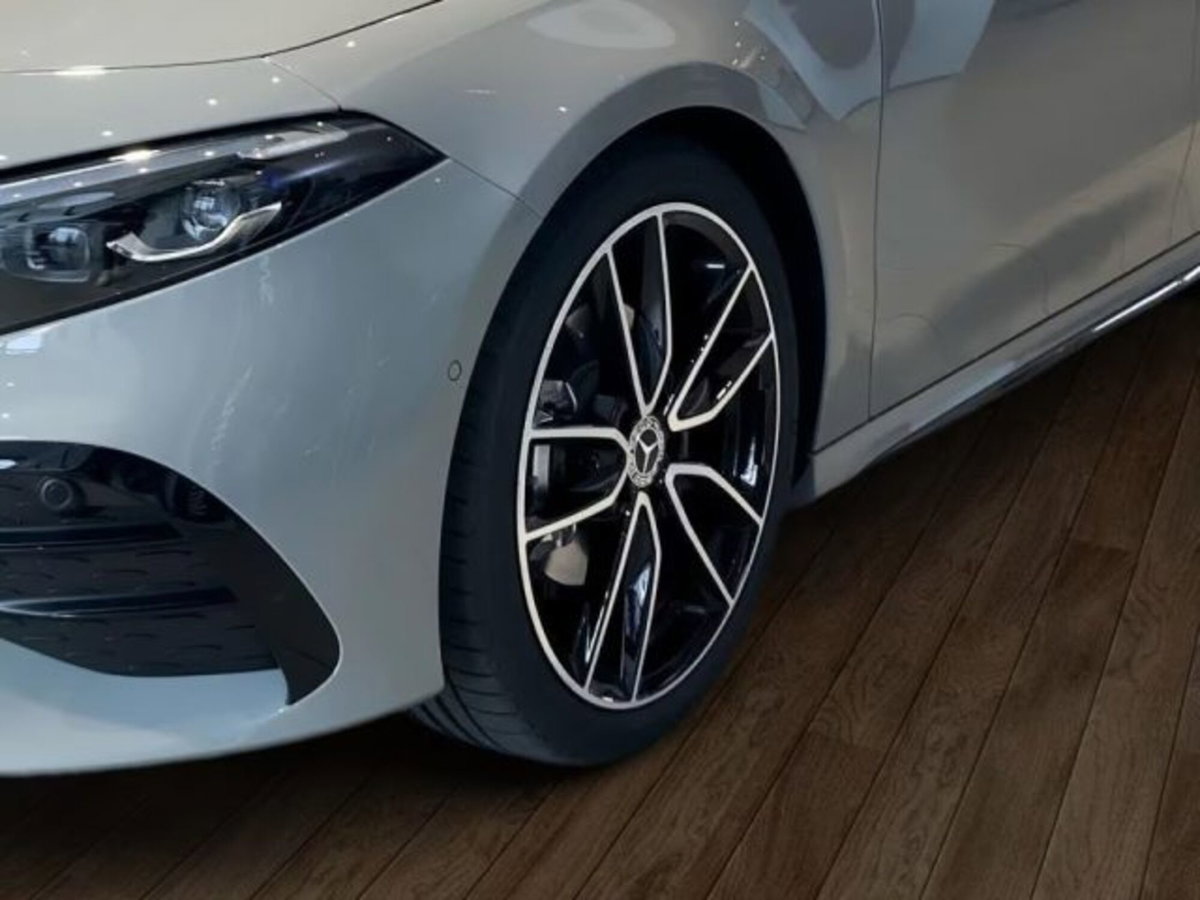 Mercedes-Benz Classe A 180 d AMG Line Premium Plus auto (16)