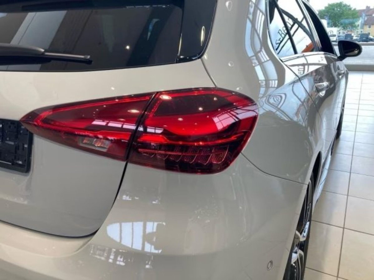 Mercedes-Benz Classe A 180 d AMG Line Premium Plus auto (18)