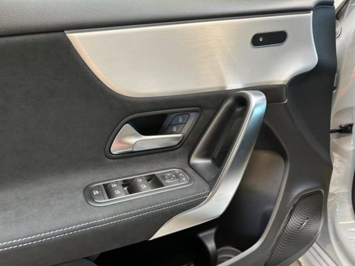 Mercedes-Benz Classe A 180 d AMG Line Premium Plus auto (6)