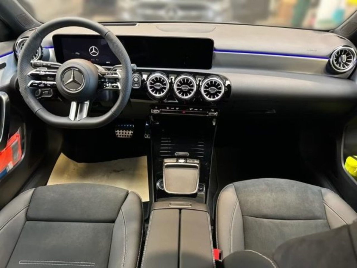 Mercedes-Benz Classe A 180 d AMG Line Premium Plus auto (9)