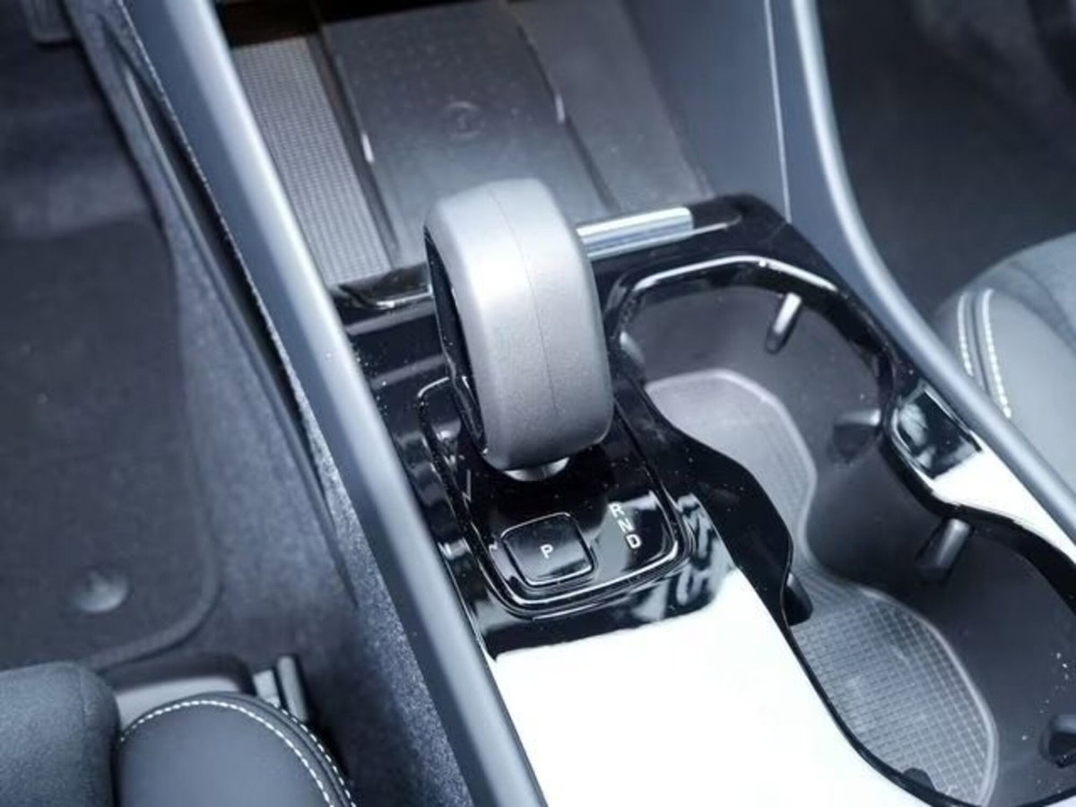Volvo XC40 Recharge Pure Electric Single Motor FWD Plus (11)