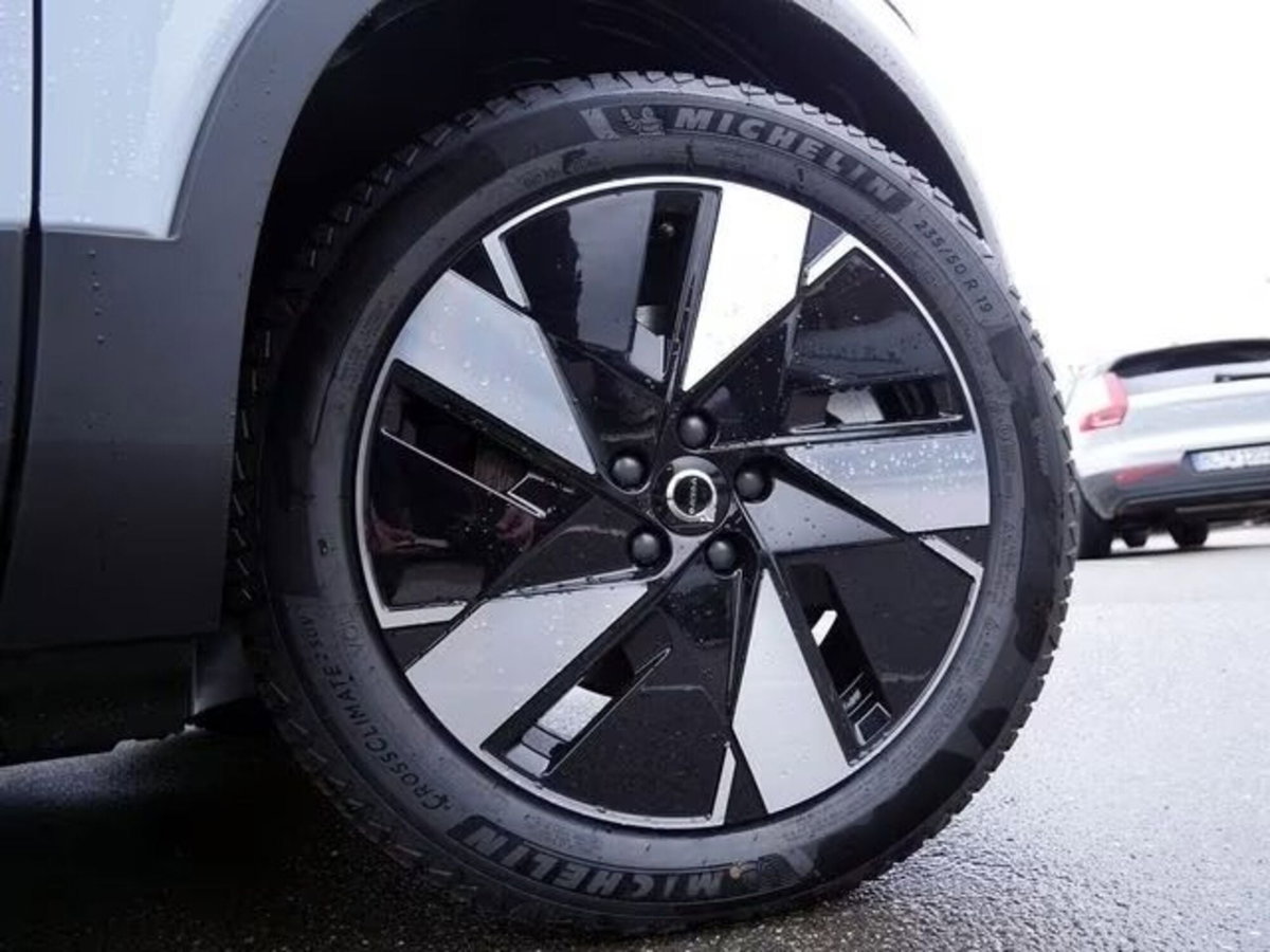 Volvo XC40 Recharge Pure Electric Single Motor FWD Plus (3)