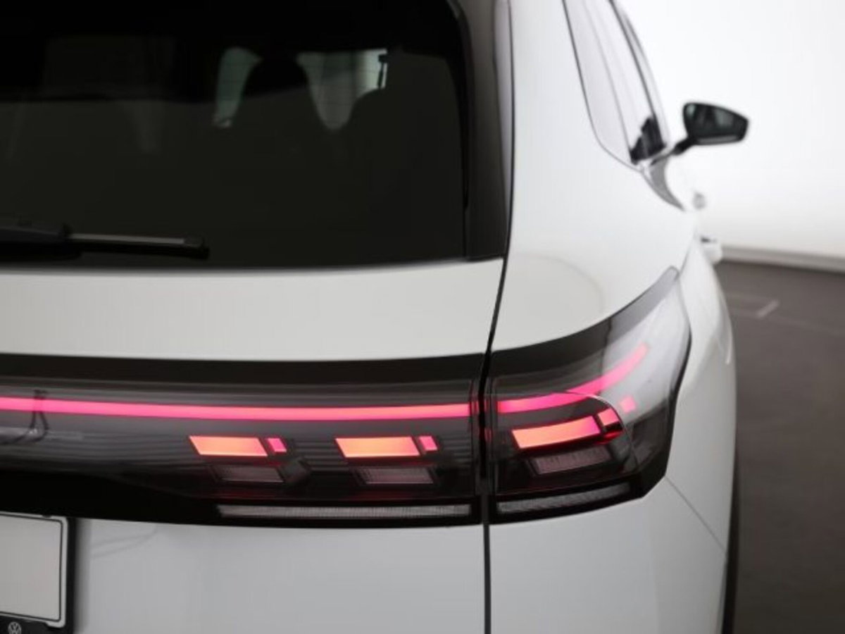 Volkswagen Tiguan 1.5 etsi R-Line 150cv dsg (12)