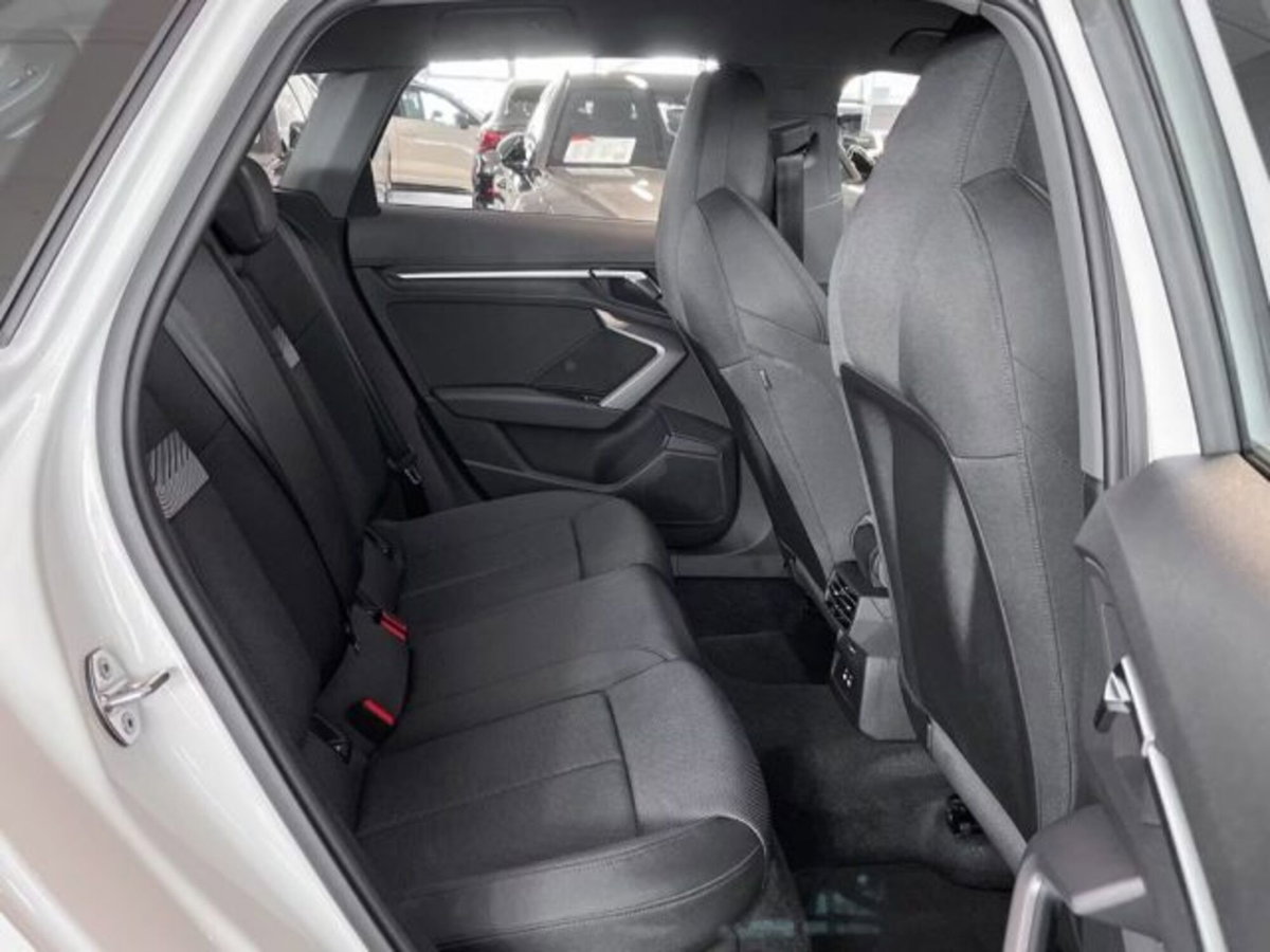 Audi A3 Sportback 35 TDI S tronic S line edition (11)