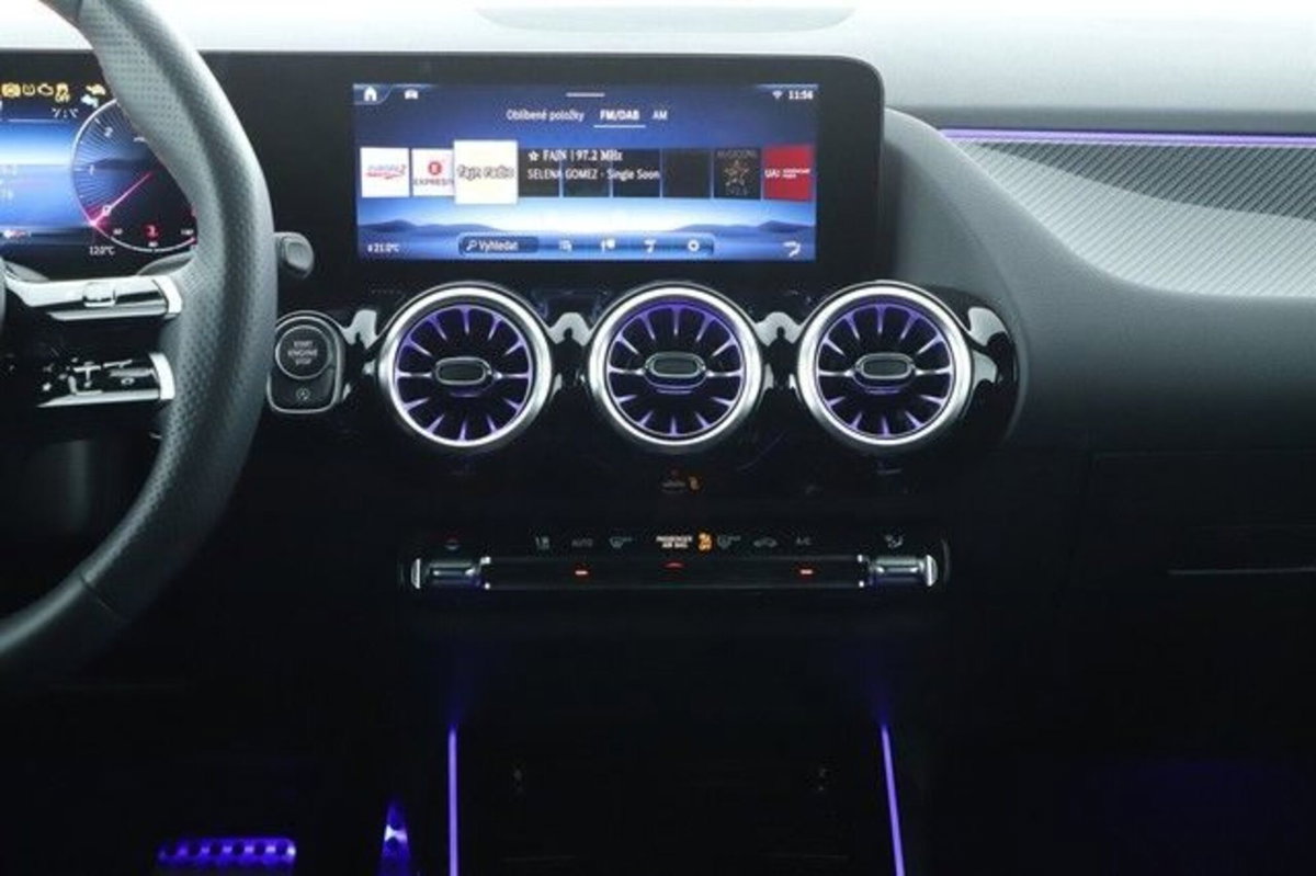 Mercedes-Benz GLA SUV 200 d AMG Line Premium Plus 4matic auto (11)