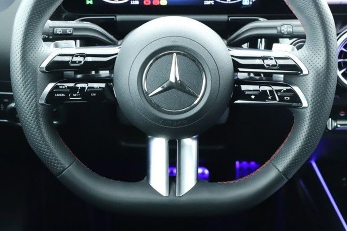 Mercedes-Benz GLA SUV 200 d AMG Line Premium Plus 4matic auto (12)