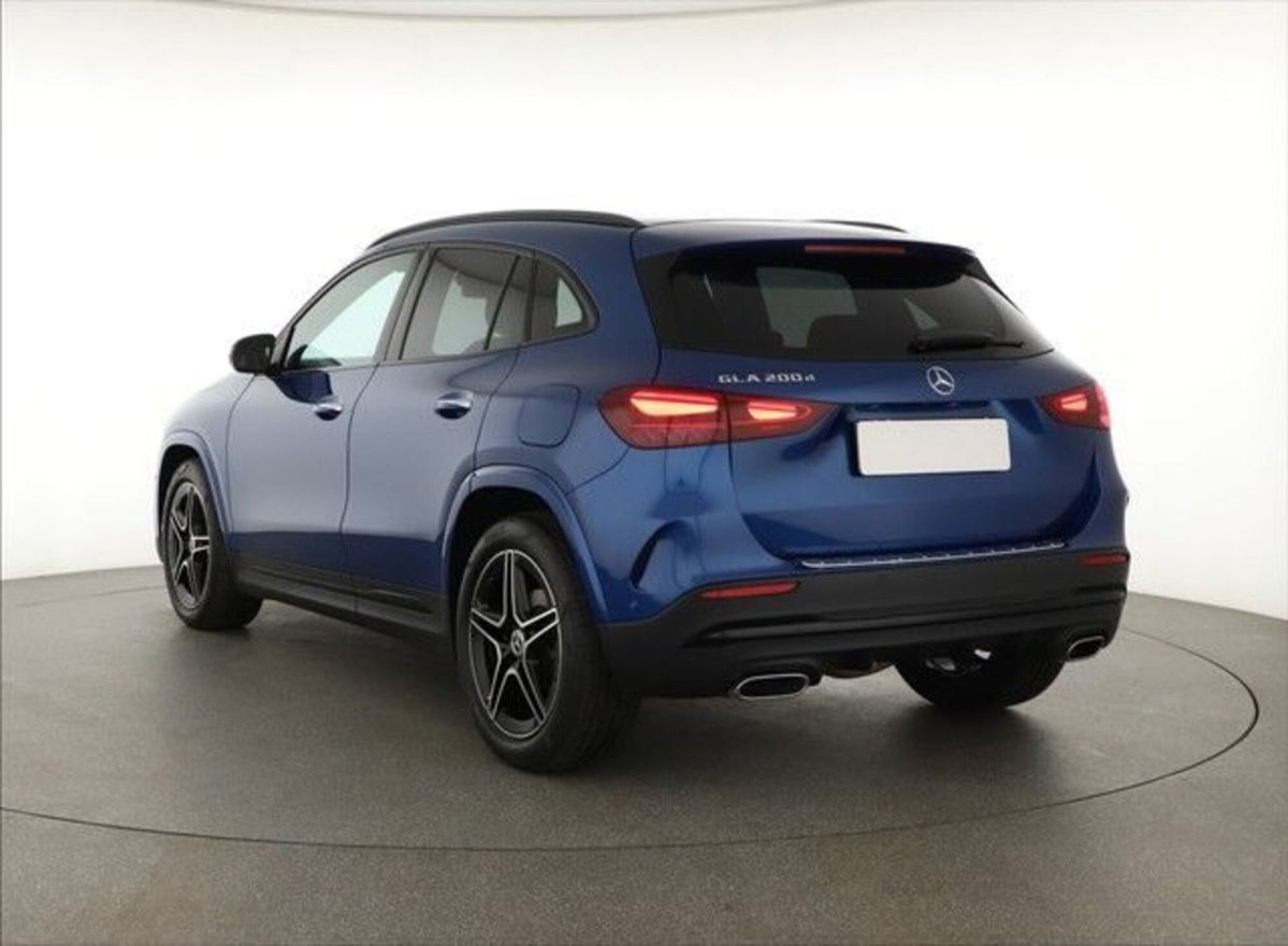 Mercedes-Benz GLA SUV 200 d AMG Line Premium Plus 4matic auto (3)