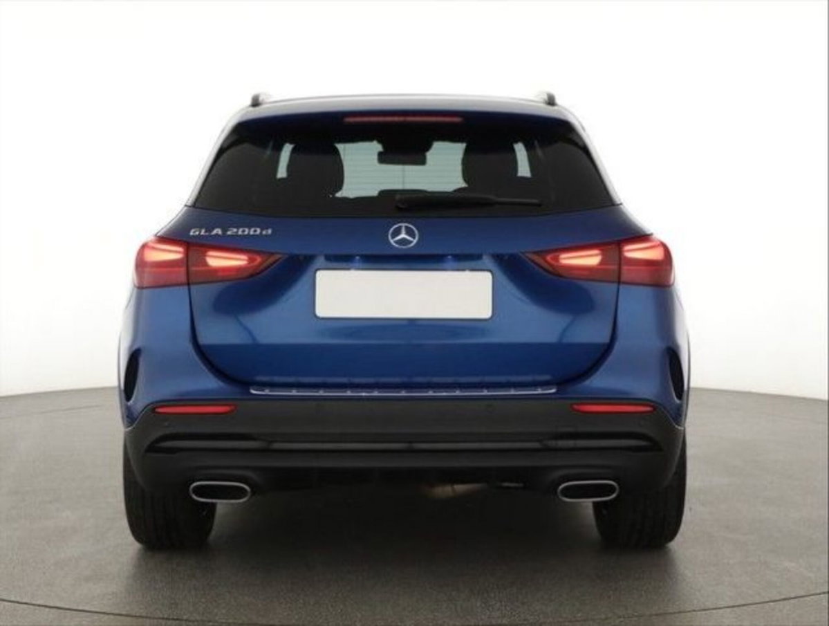 Mercedes-Benz GLA SUV 200 d AMG Line Premium Plus 4matic auto (4)