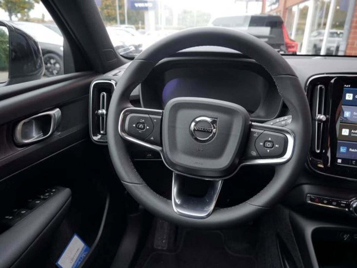 Volvo XC40 B3 automatico Core (12)