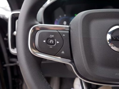Volvo XC40 B3 automatico Core (13)