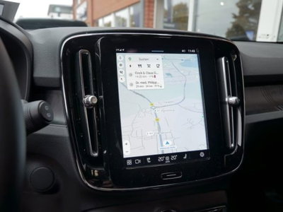 Volvo XC40 B3 automatico Core (17)