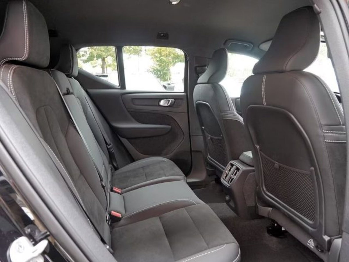 Volvo XC40 B3 automatico Core (8)