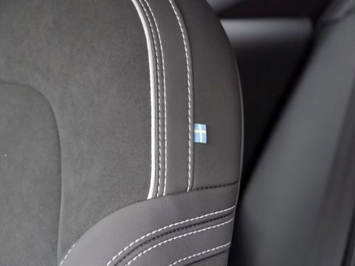 Volvo XC40 B3 automatico Core (9)