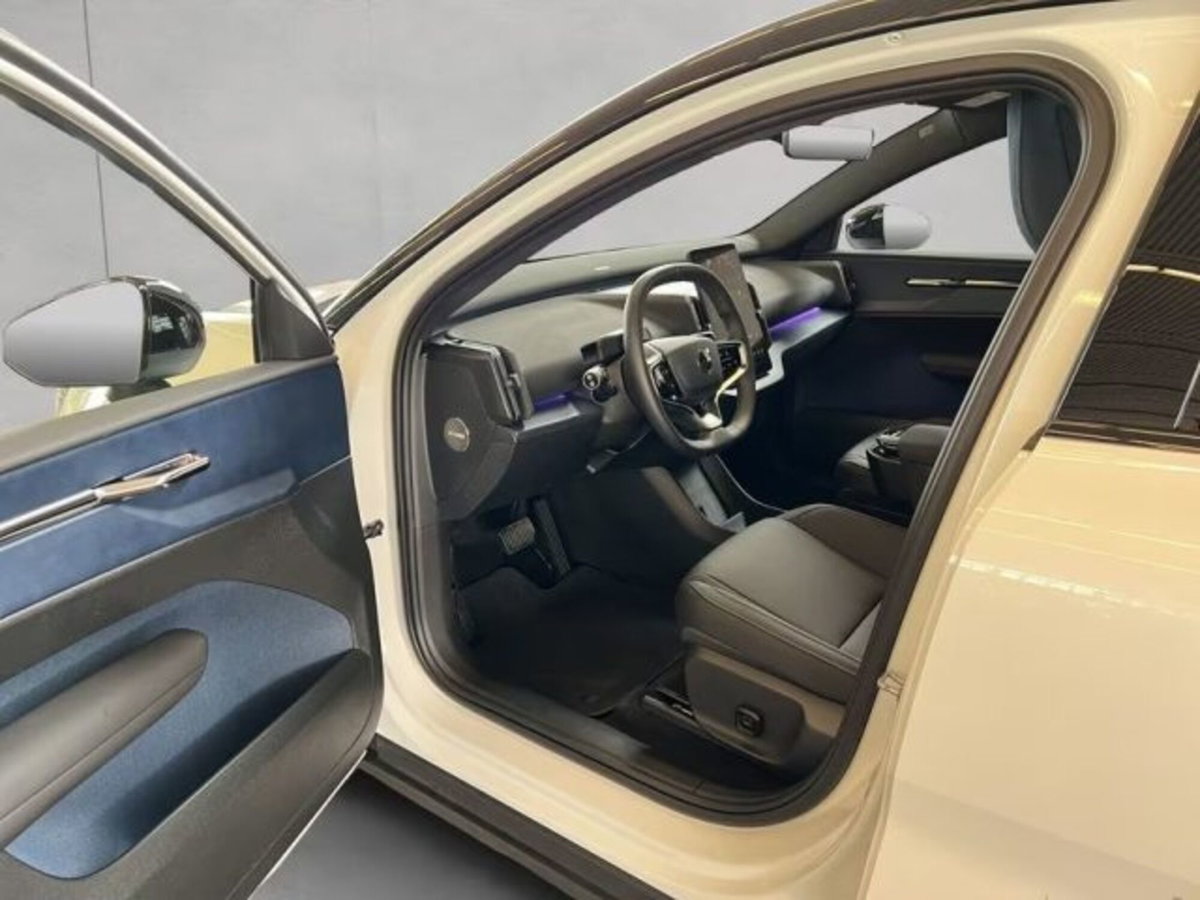 Volvo EX30 Twin Motor Performance Ultra awd (8)