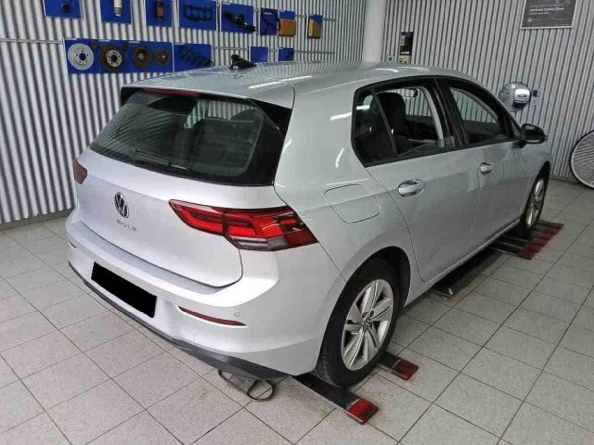 Volkswagen Golf Variant 2.0 TDI SCR DSG Life (2)