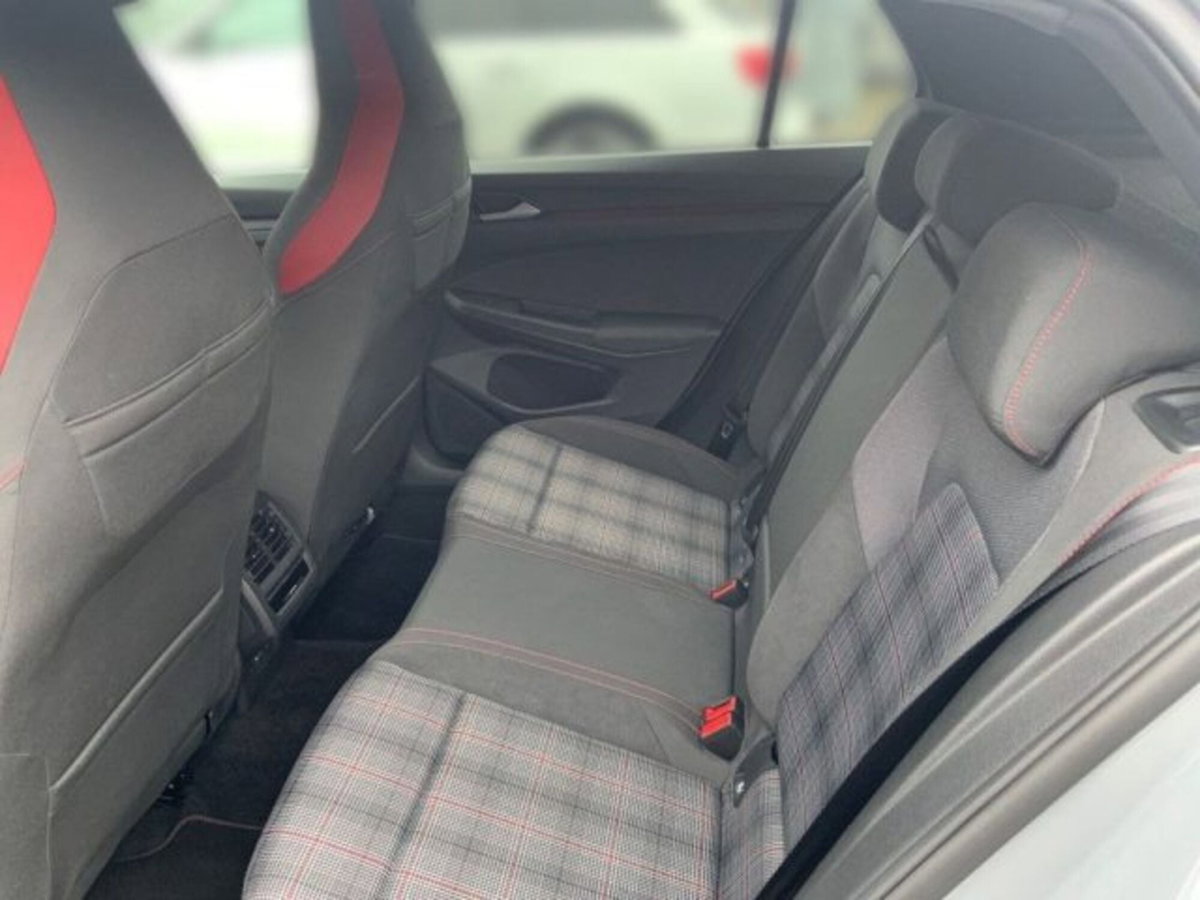 Volkswagen Golf 2.0 tsi GTI MT Ultimate 245cv (13)