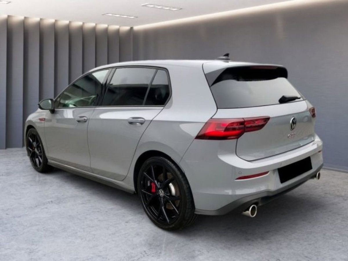 Volkswagen Golf 2.0 tsi GTI MT Ultimate 245cv (3)