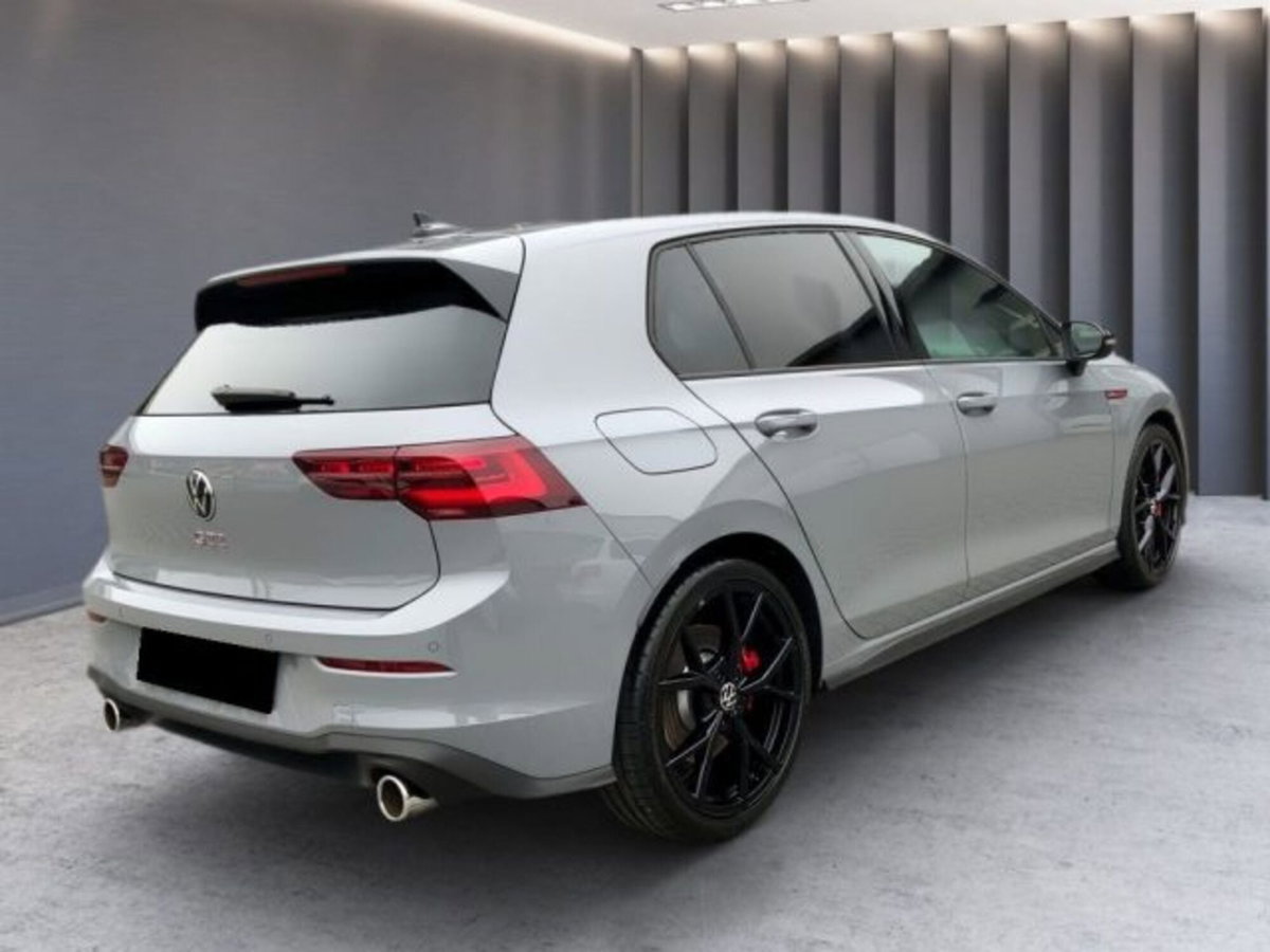 Volkswagen Golf 2.0 tsi GTI MT Ultimate 245cv (4)