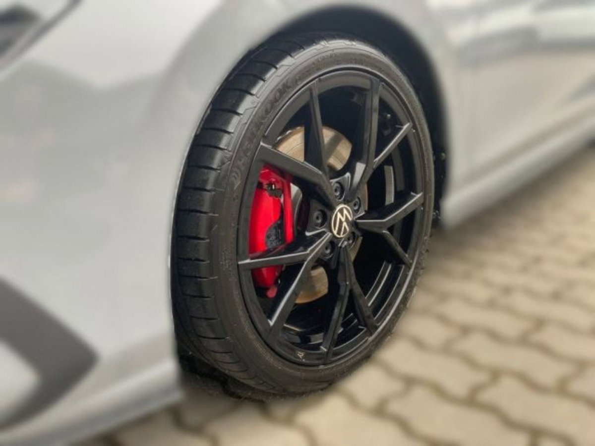 Volkswagen Golf 2.0 tsi GTI MT Ultimate 245cv (8)