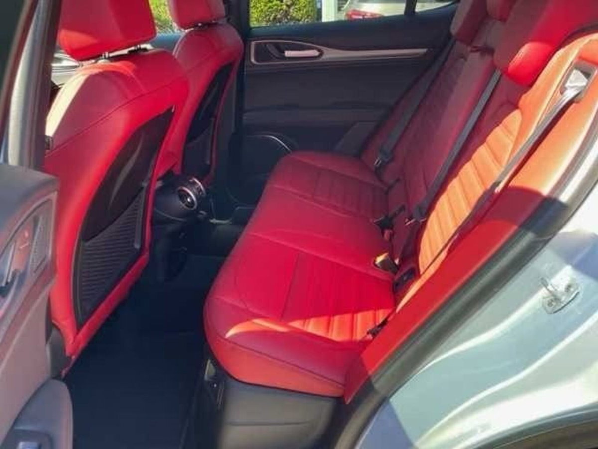 Alfa Romeo Stelvio Stelvio 2.0 Turbo 200 CV AT8 Q4 Sprint (13)