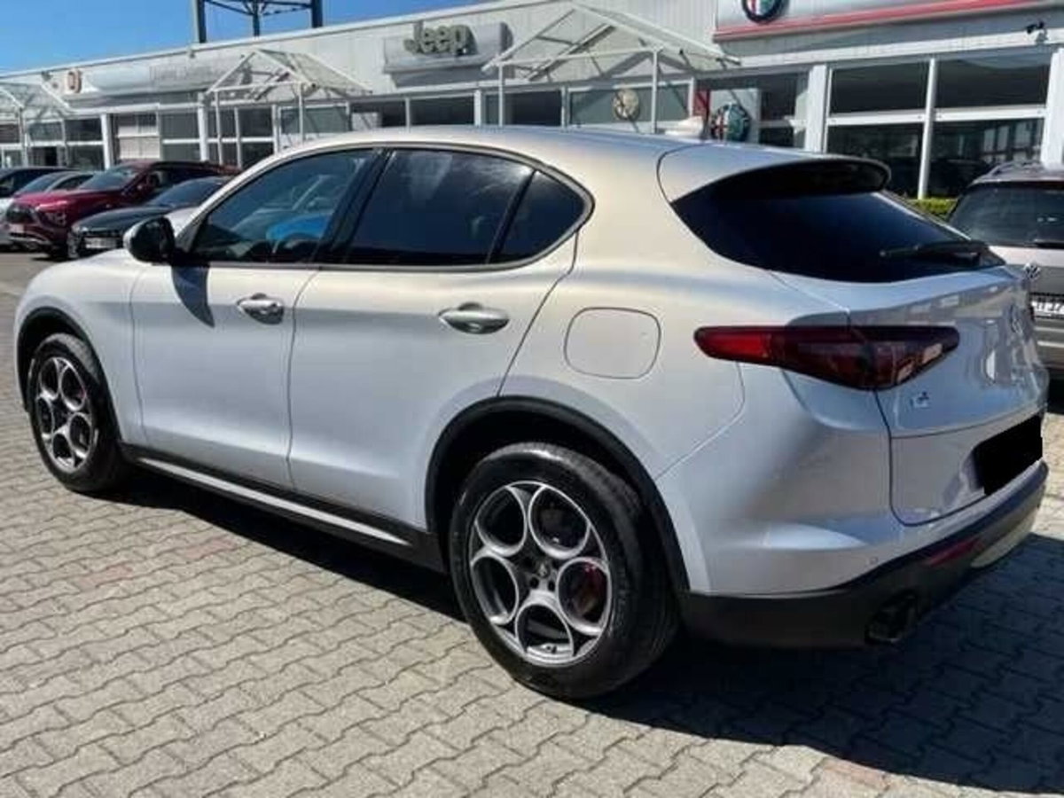 Alfa Romeo Stelvio Stelvio 2.0 Turbo 200 CV AT8 Q4 Sprint (5)