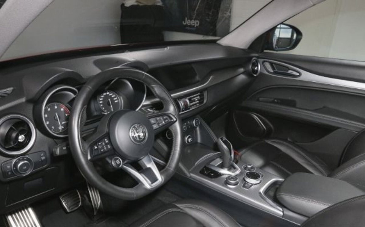Alfa Romeo Stelvio Stelvio 2.0 Turbo 200 CV AT8 Q4 Sprint (11)