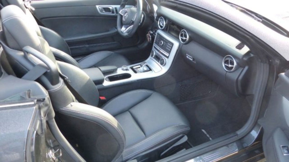 Mercedes-Benz SLC 200 AMG line (11)