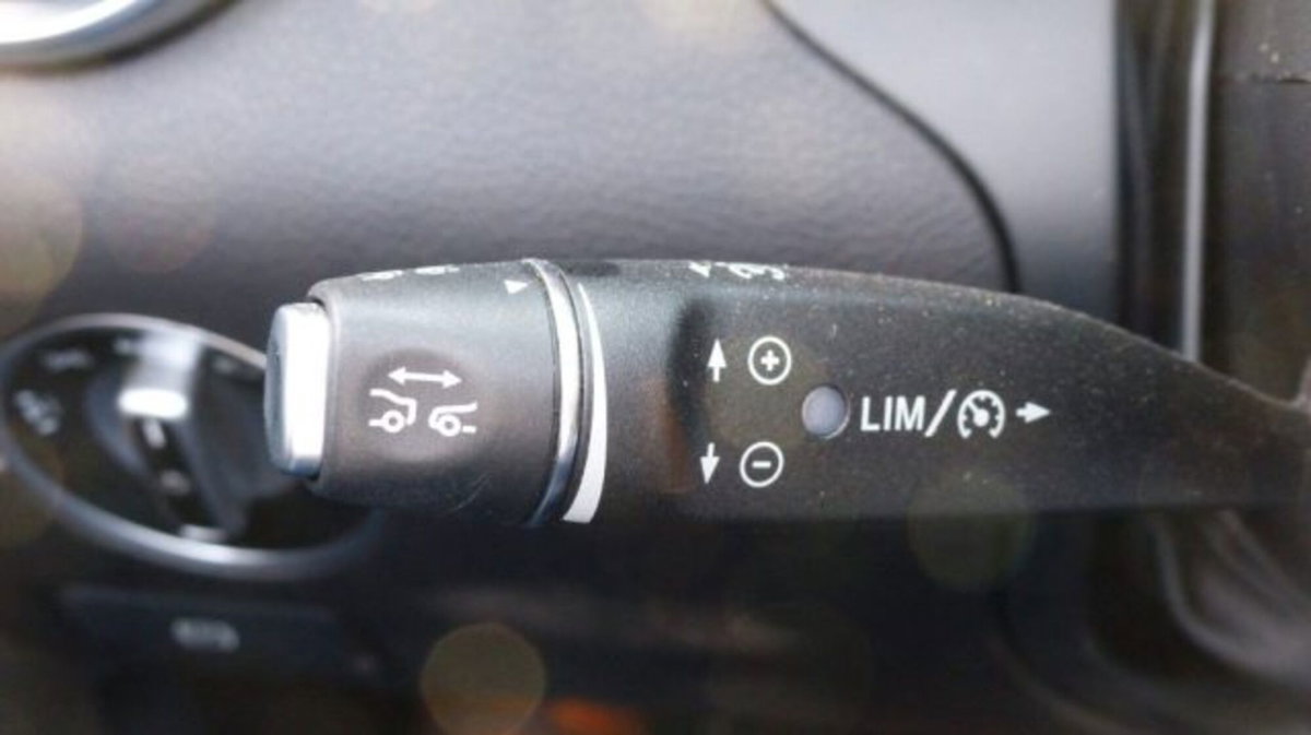 Mercedes-Benz SLC 200 AMG line (13)