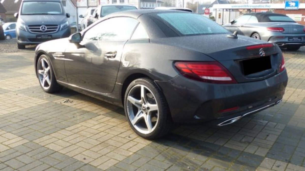 Mercedes-Benz SLC 200 AMG line (17)
