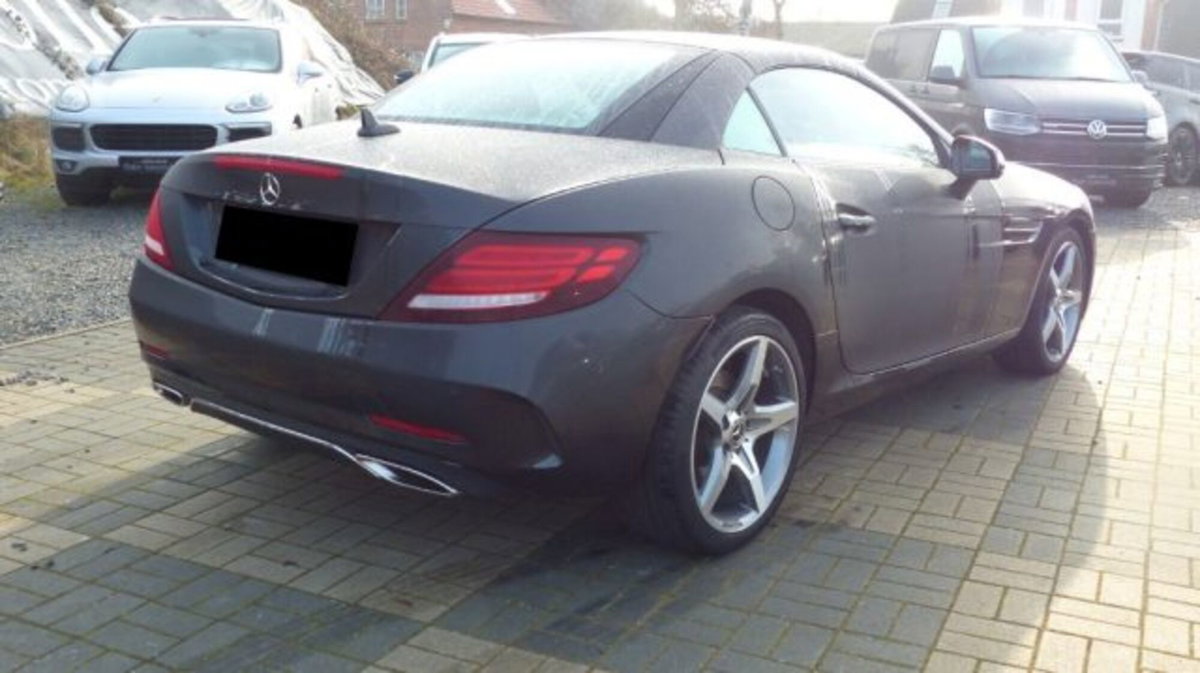 Mercedes-Benz SLC 200 AMG line (18)