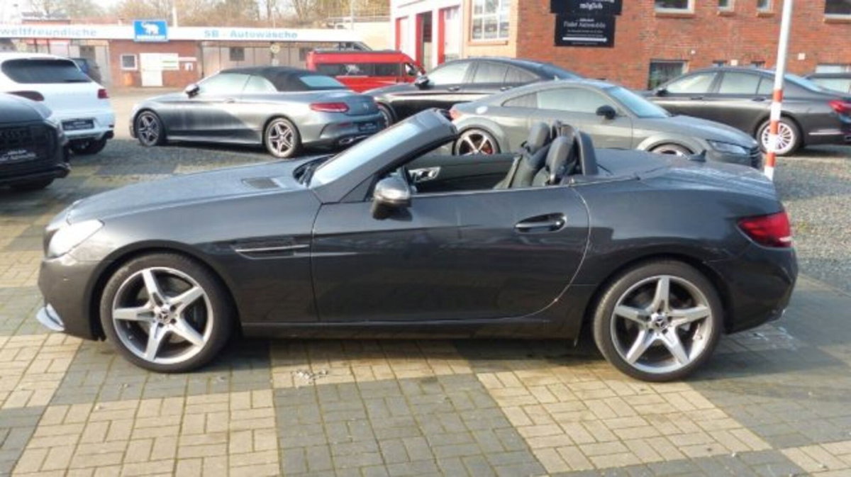 Mercedes-Benz SLC 200 AMG line (2)