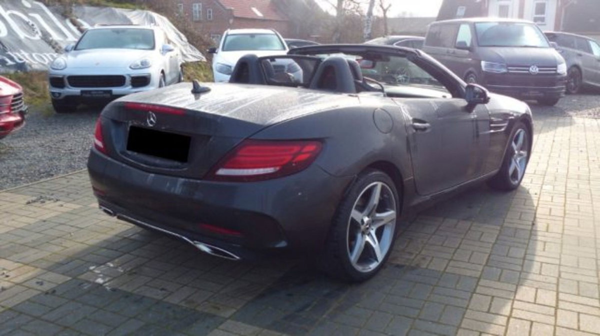 Mercedes-Benz SLC 200 AMG line (5)