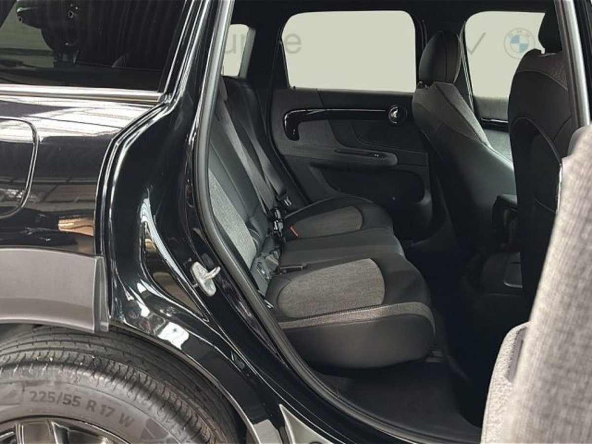 MINI Mini Countryman 2.0 Cooper D Essential Countryman (17)