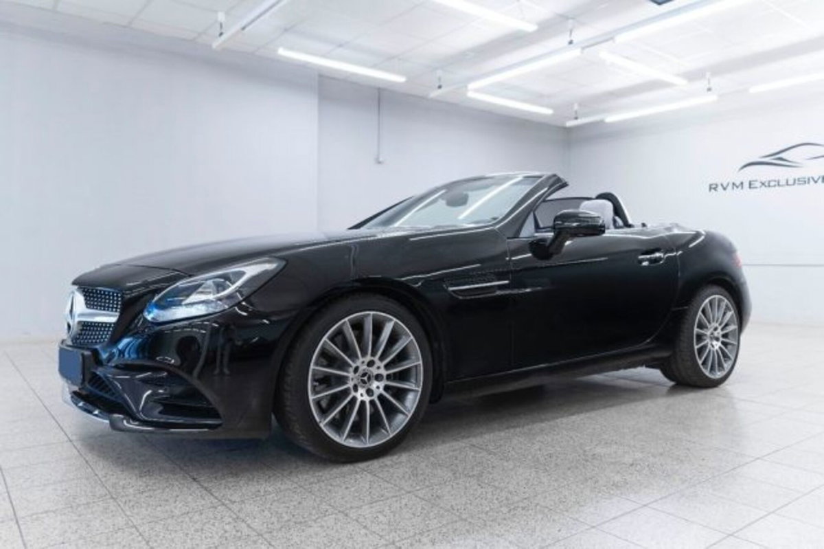 Mercedes-Benz SLC 300 AMG line