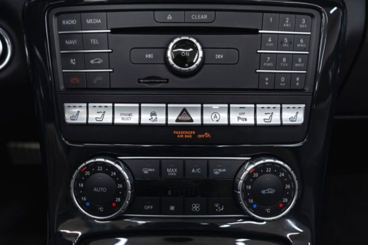 Mercedes-Benz SLC 300 AMG line (14)