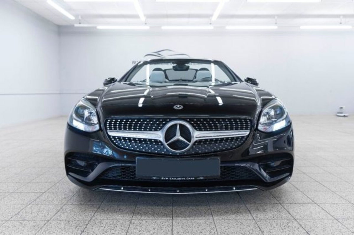 Mercedes-Benz SLC 300 AMG line (2)